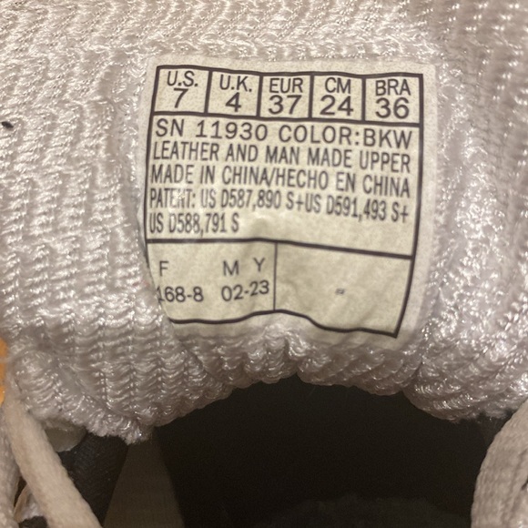 Black & white sneakers - Picture 6 of 6